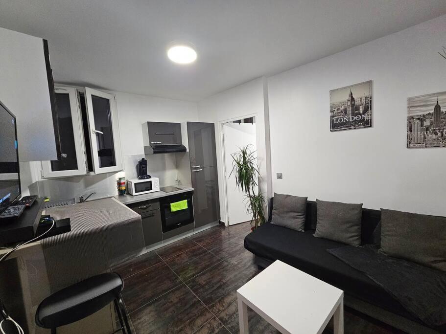 Appartement Proche Metro Paris Pantin Exterior photo