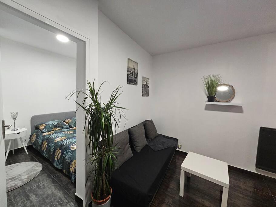 Appartement Proche Metro Paris Pantin Exterior photo